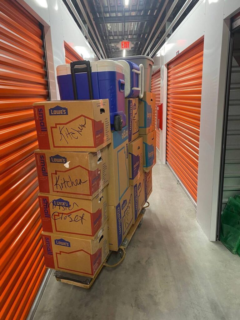 Bereket moving and Storage - Storage unit